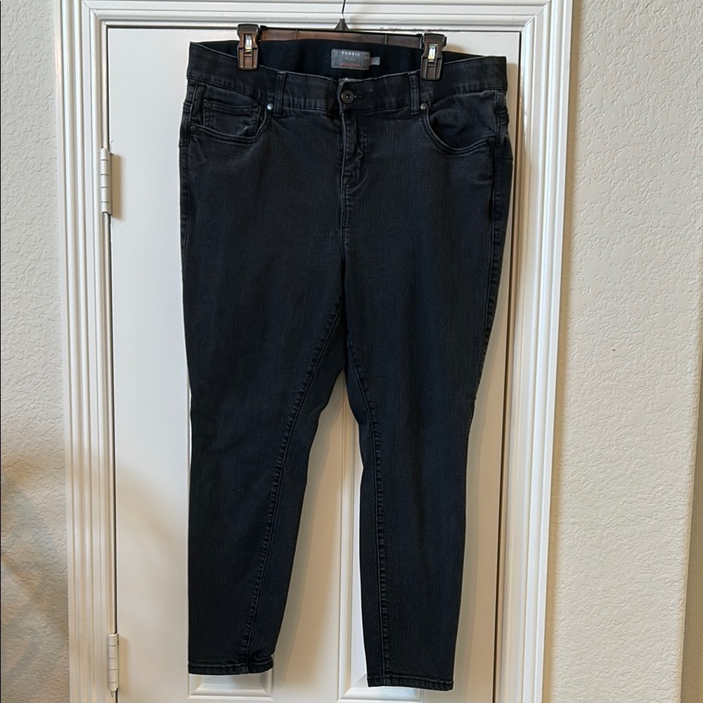 Torrid Black Ankle Cropped Skinny Jeans Plus Size 18S 18 Short